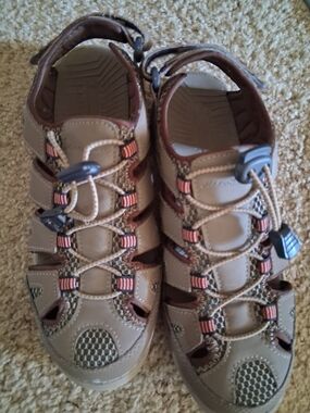 Eddie Bauer Women's Tan and Brown Closed-Toe Sport Sandals